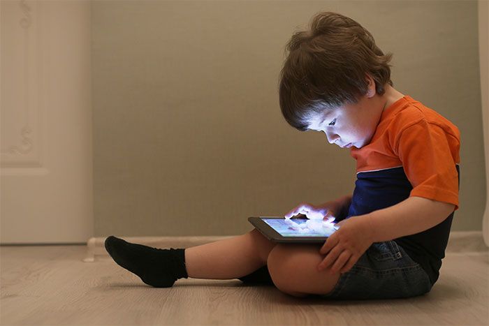 How Screen Habits Affect Kids & Young: Eye Strain & Prevention